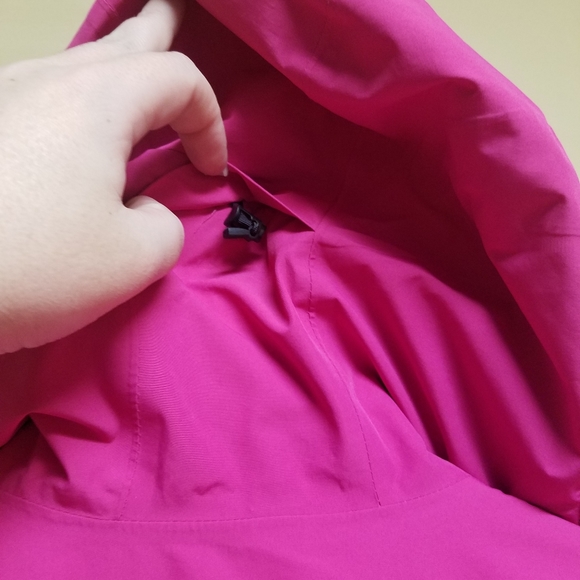 EUC/LN TNF Hyvent Raspberry Pink Snow rain jacket - Picture 13 of 16